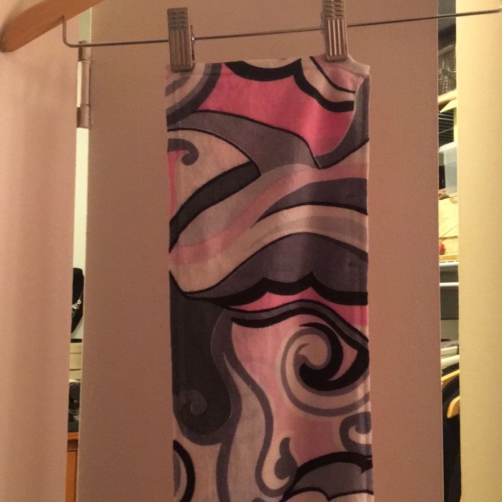 Beautiful lined Punt Roma scarf